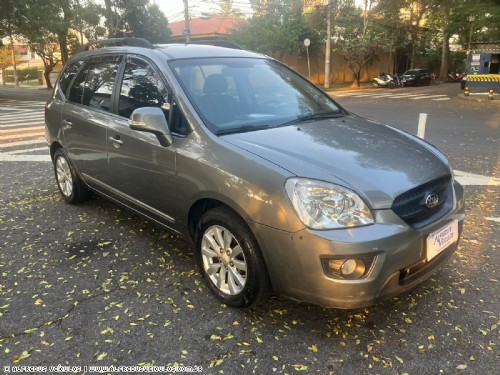 Kia CARENS EX 2010/2011